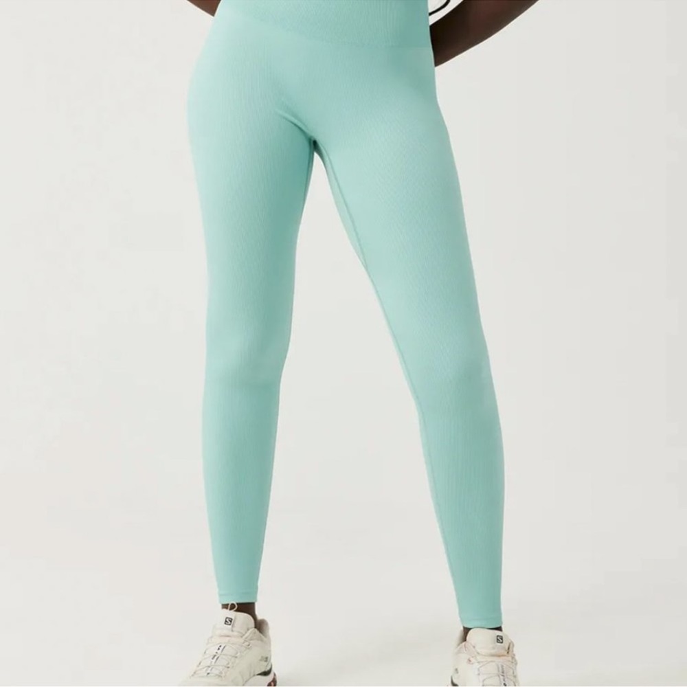 NWT Outdoor Voices seamless rib pants/leggings in storm with brown trim